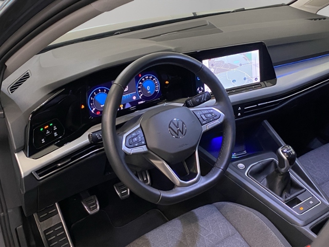 Angebotsdetails VW Golf VIII 1.5 TSI Move Silver/Grey